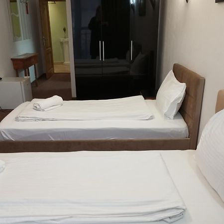 Rhc Royal Hotel Oradea Ngoại thất bức ảnh