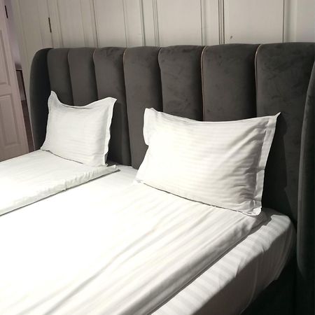 Rhc Royal Hotel Oradea Ngoại thất bức ảnh