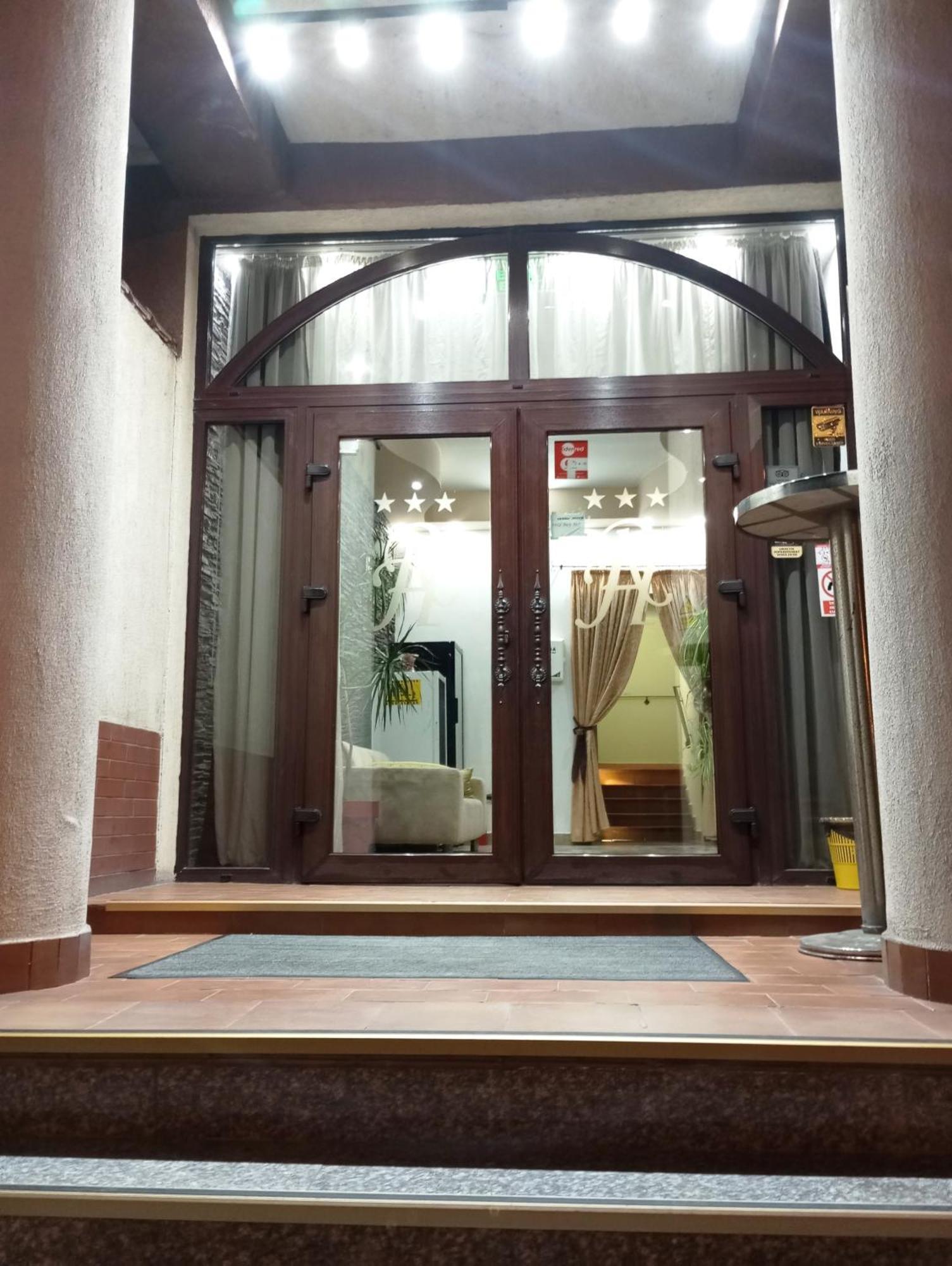Rhc Royal Hotel Oradea Ngoại thất bức ảnh