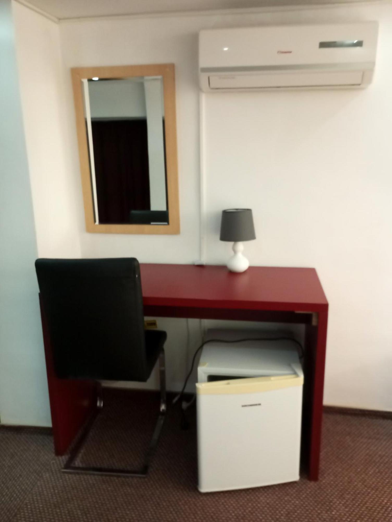 Rhc Royal Hotel Oradea Ngoại thất bức ảnh