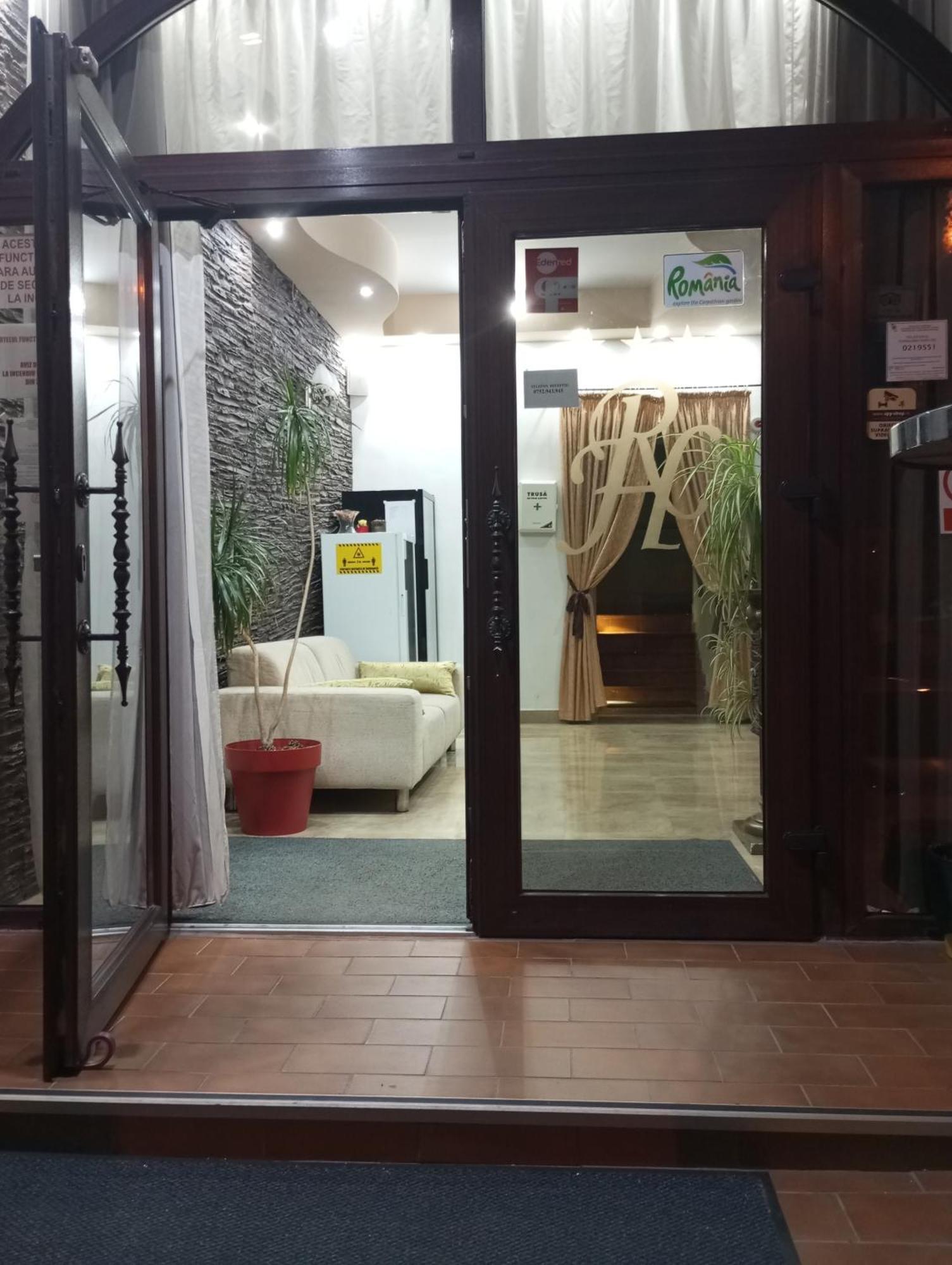 Rhc Royal Hotel Oradea Ngoại thất bức ảnh