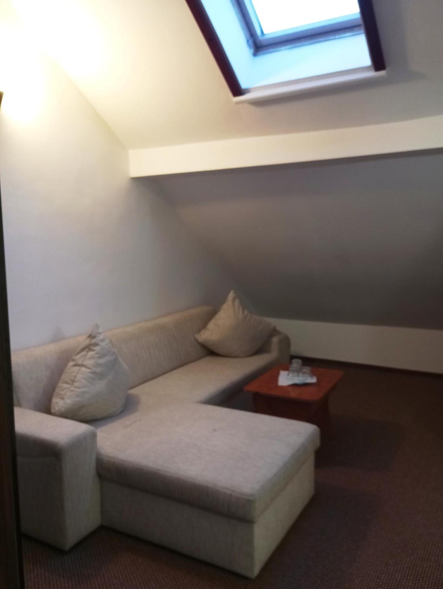 Rhc Royal Hotel Oradea Ngoại thất bức ảnh