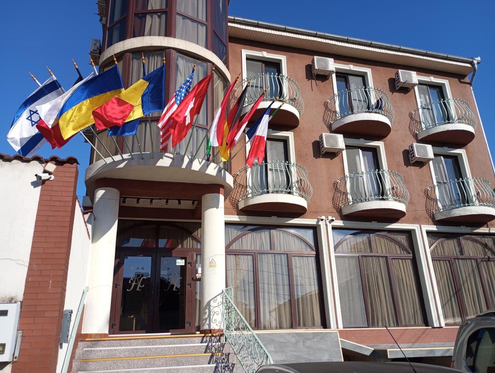 Rhc Royal Hotel Oradea Ngoại thất bức ảnh