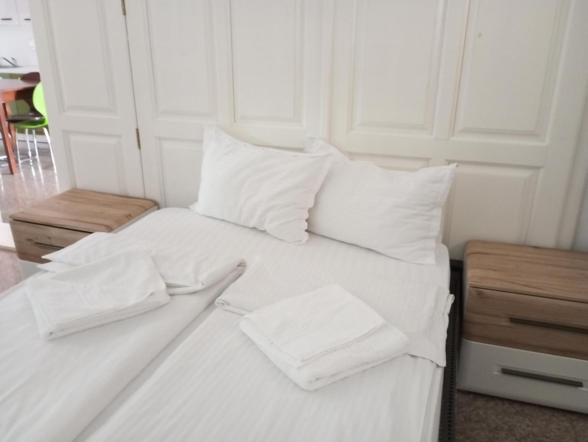 Rhc Royal Hotel Oradea Ngoại thất bức ảnh