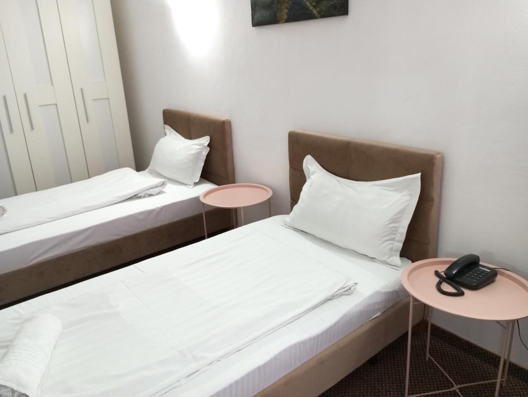 Rhc Royal Hotel Oradea Ngoại thất bức ảnh