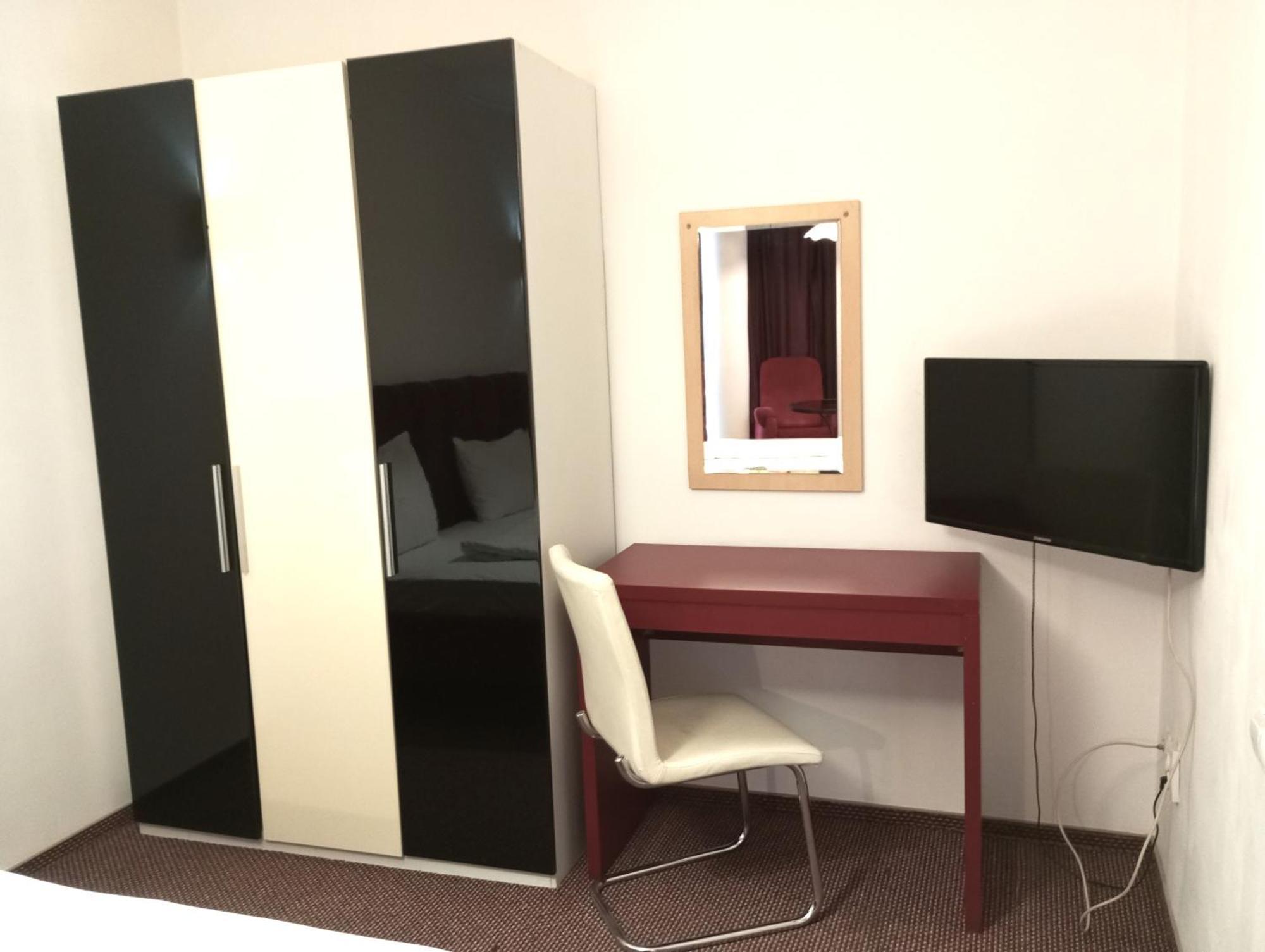 Rhc Royal Hotel Oradea Ngoại thất bức ảnh